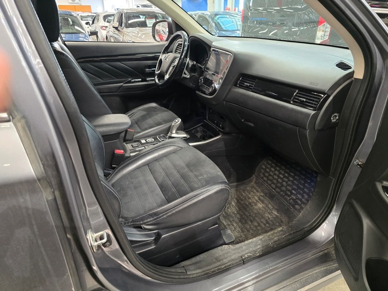 Mitsubishi Outlander PHEV vaihtoauto