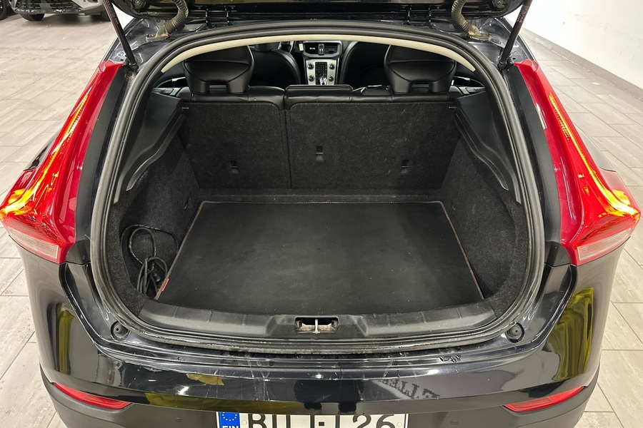 Volvo V40 Cross Country vaihtoauto