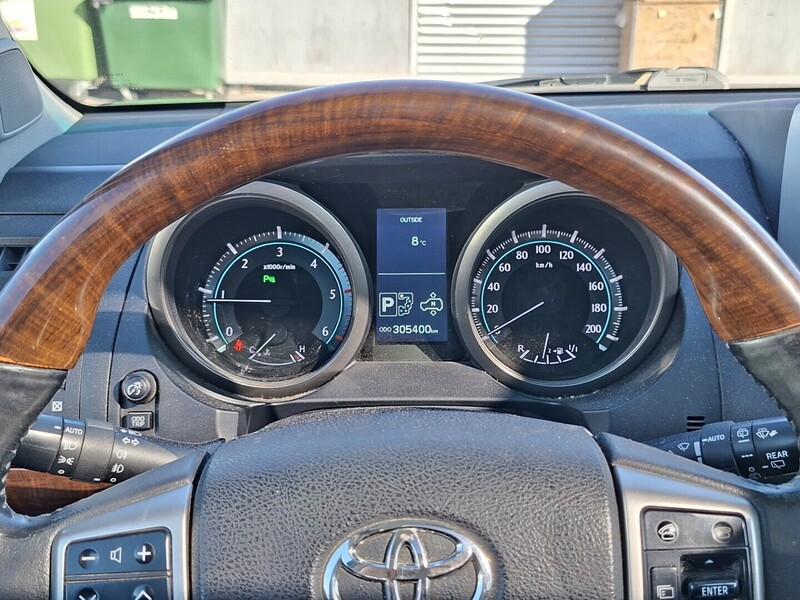 Toyota Land Cruiser vaihtoauto