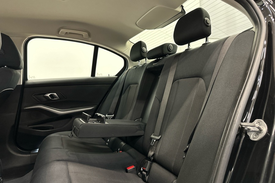 BMW 330 vaihtoauto