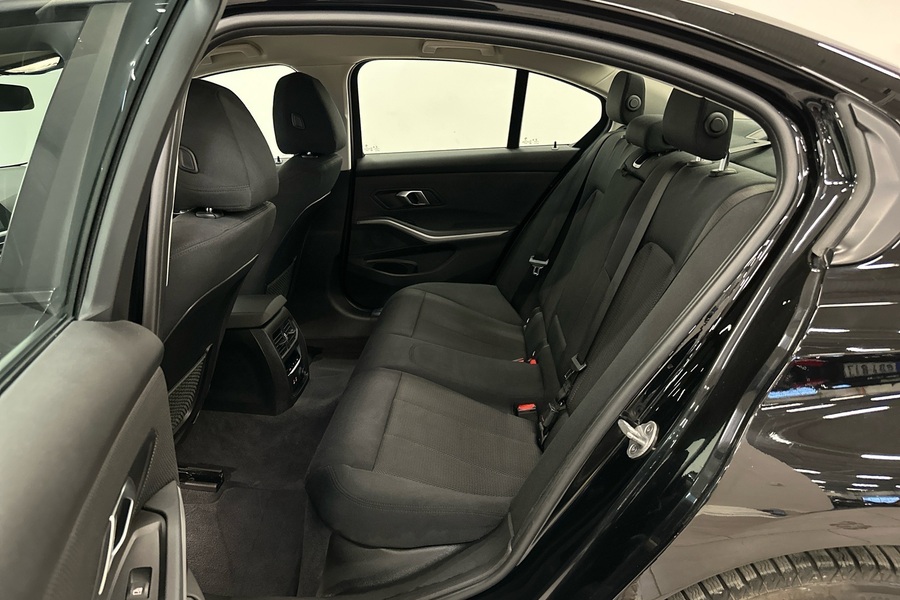 BMW 330 vaihtoauto