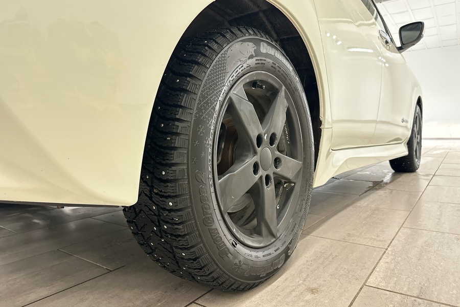 Nissan Leaf vaihtoauto