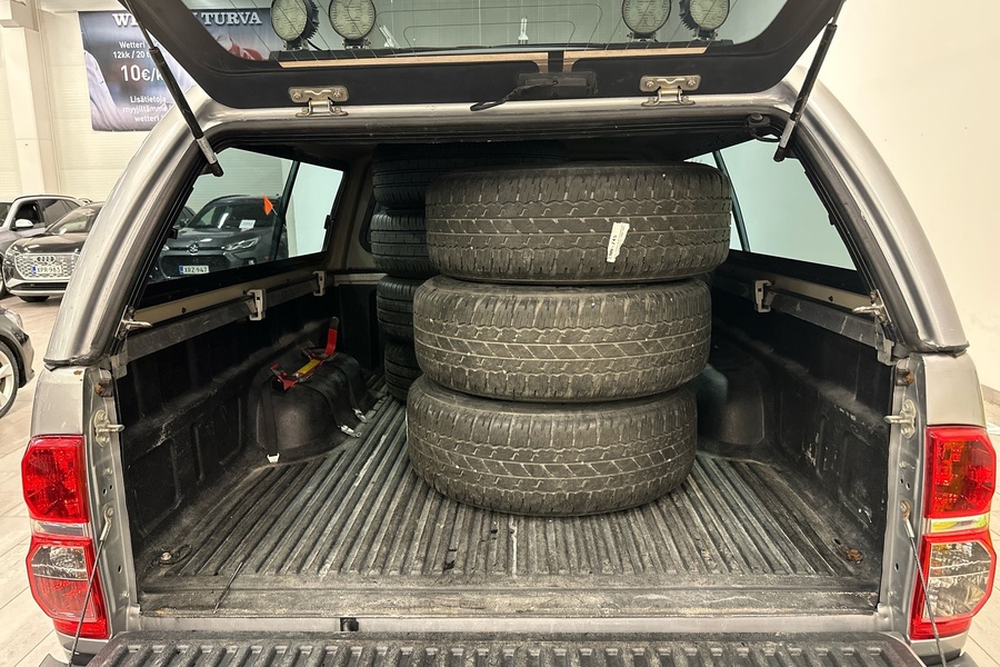 Toyota Hilux vaihtoauto