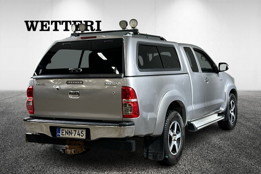 Toyota Hilux vaihtoauto