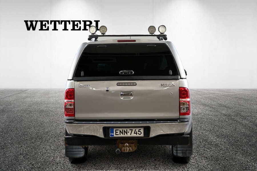 Toyota Hilux vaihtoauto