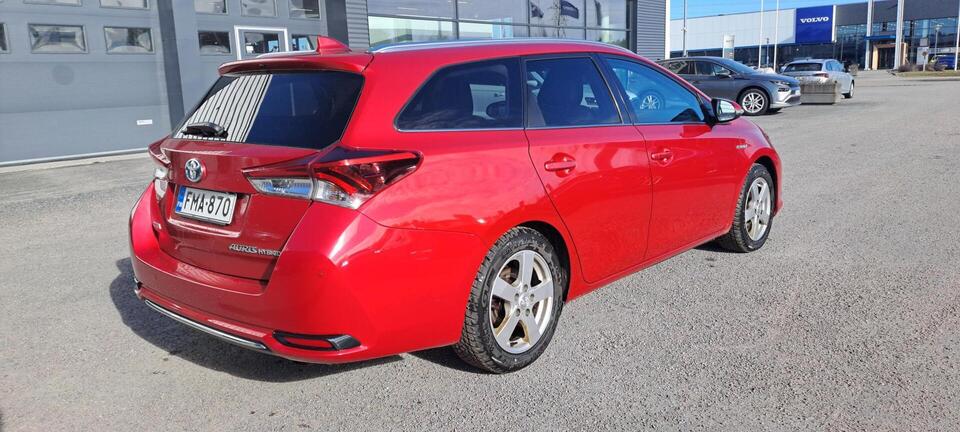 Toyota Auris vaihtoauto