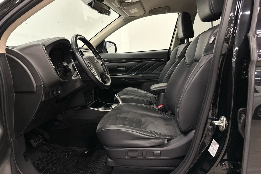 Mitsubishi Outlander PHEV vaihtoauto