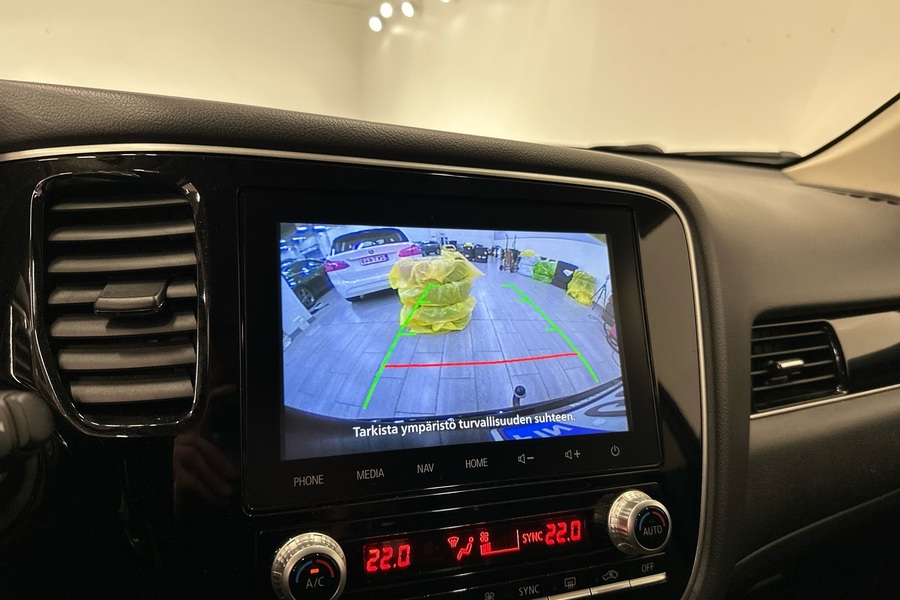 Mitsubishi Outlander PHEV vaihtoauto