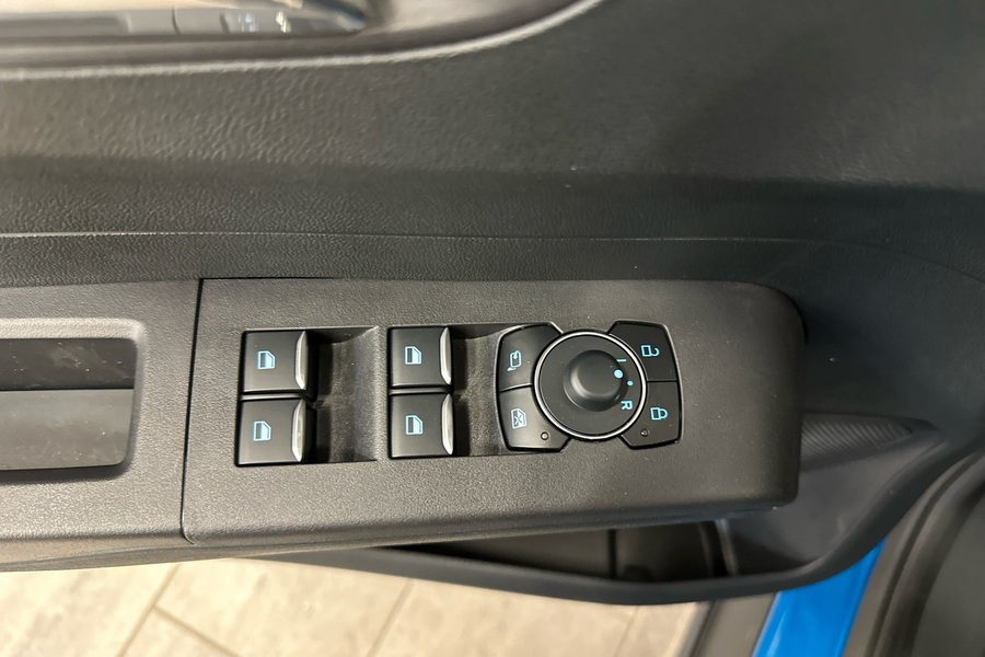 Ford Tourneo Courier vaihtoauto