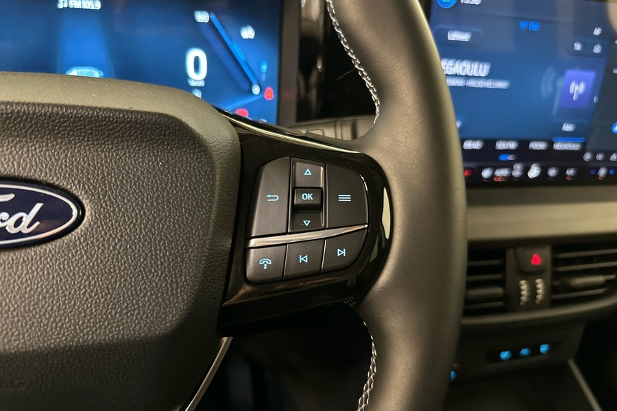 Ford Tourneo Courier vaihtoauto