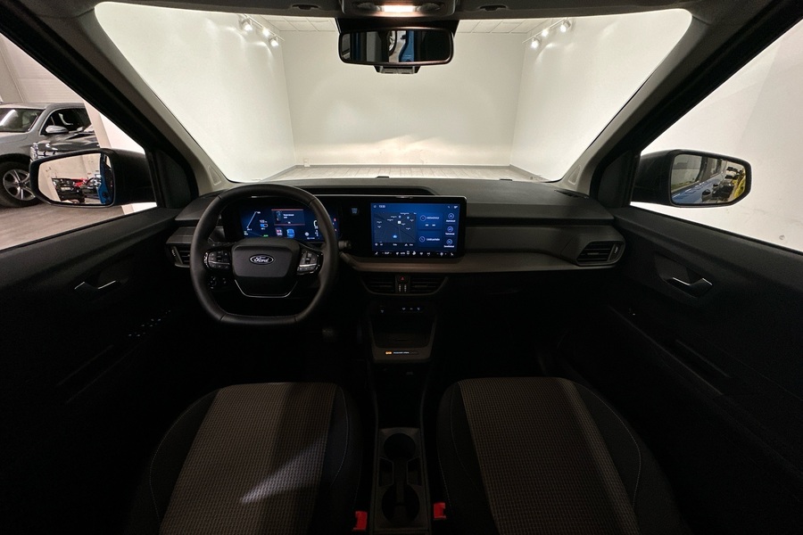 Ford Tourneo Courier vaihtoauto