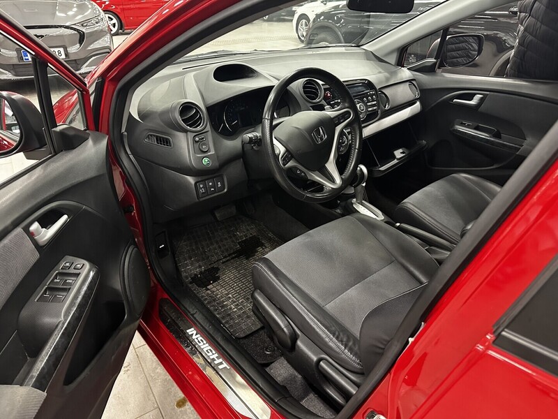 Honda Insight vaihtoauto