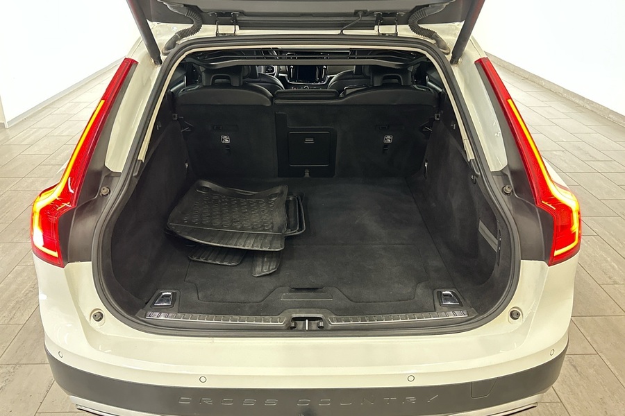 Volvo V90 Cross Country vaihtoauto