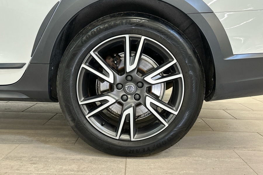 Volvo V90 Cross Country vaihtoauto