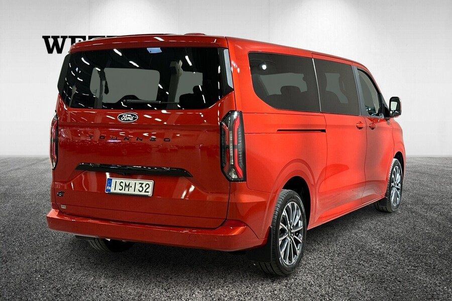 Ford Tourneo Custom vaihtoauto