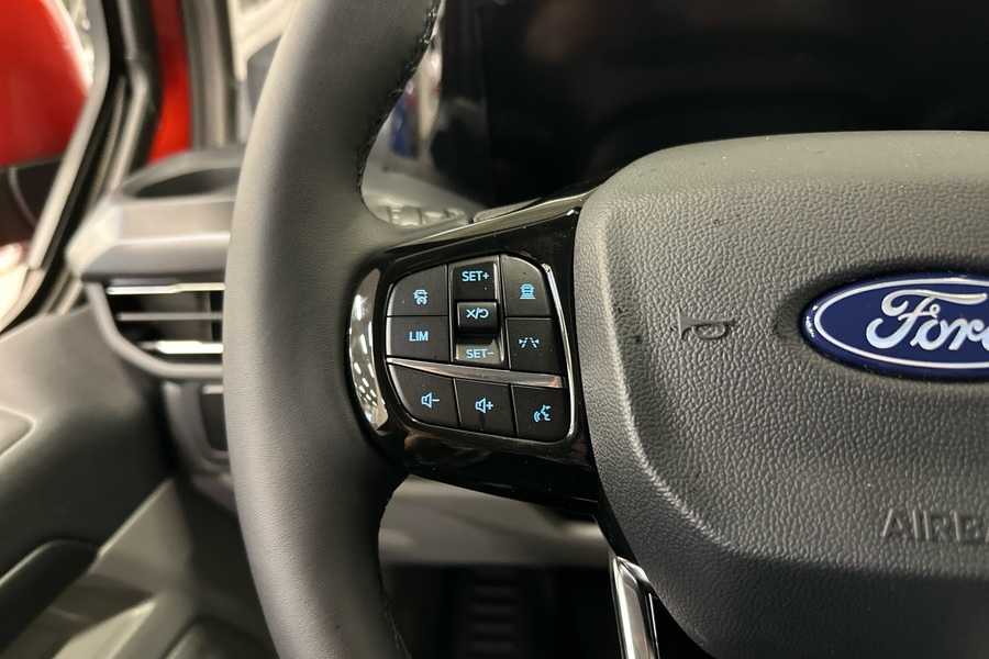 Ford Tourneo Custom vaihtoauto