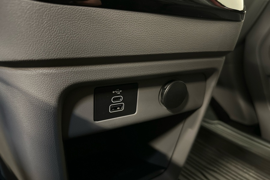 Ford Tourneo Custom vaihtoauto