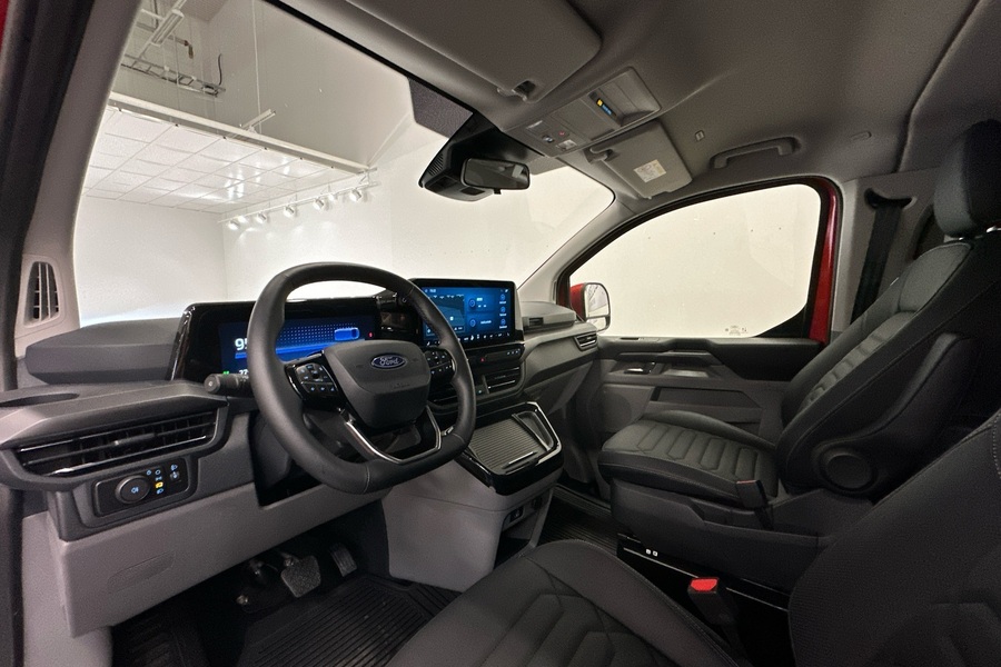 Ford Tourneo Custom vaihtoauto