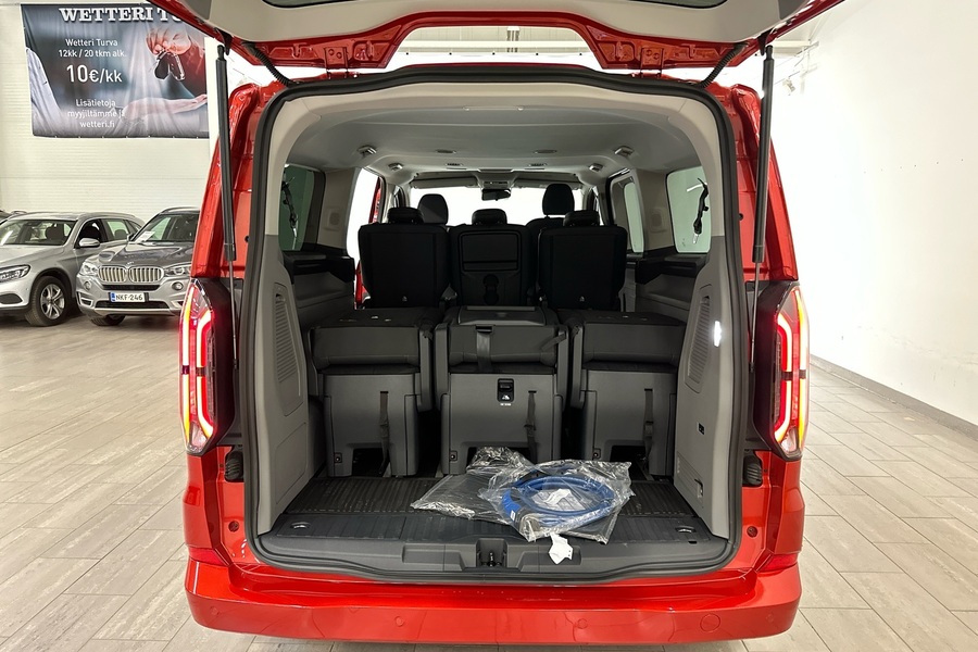 Ford Tourneo Custom vaihtoauto