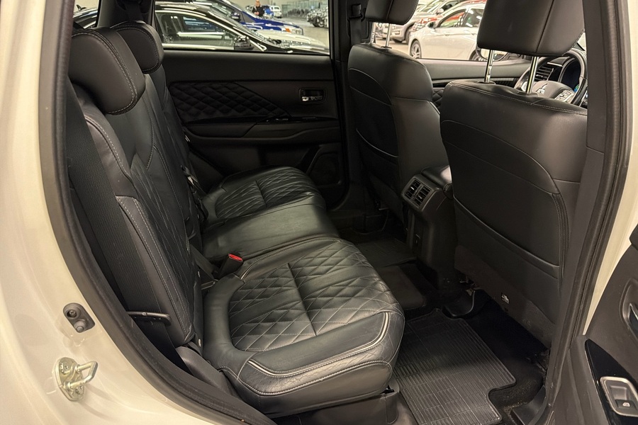 Mitsubishi Outlander PHEV vaihtoauto