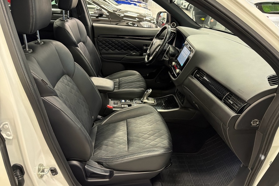 Mitsubishi Outlander PHEV vaihtoauto