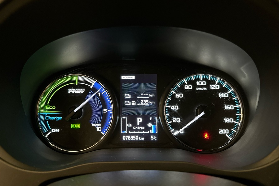 Mitsubishi Outlander PHEV vaihtoauto