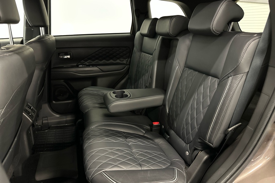 Mitsubishi Outlander PHEV vaihtoauto