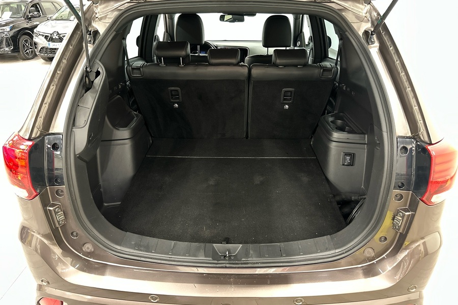 Mitsubishi Outlander PHEV vaihtoauto