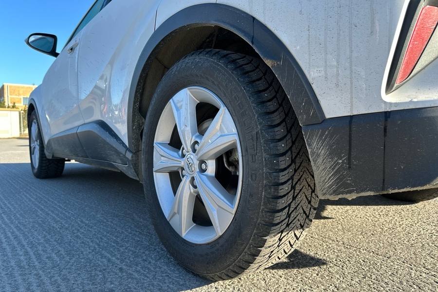 Toyota C-HR vaihtoauto