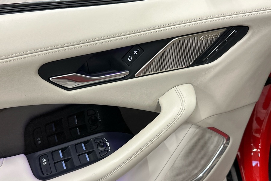 Jaguar I-PACE vaihtoauto