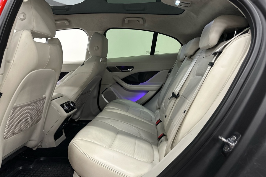 Jaguar I-PACE vaihtoauto