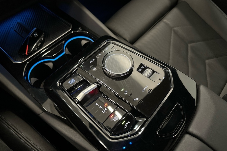 BMW i5 M60 vaihtoauto