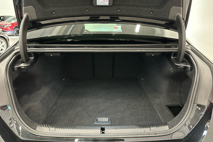 BMW i5 M60 vaihtoauto