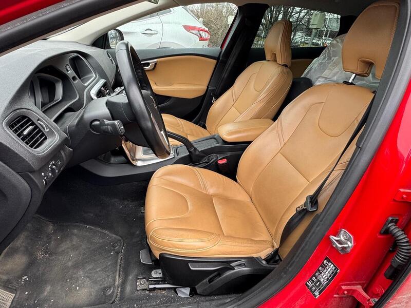 Volvo V40 Cross Country vaihtoauto