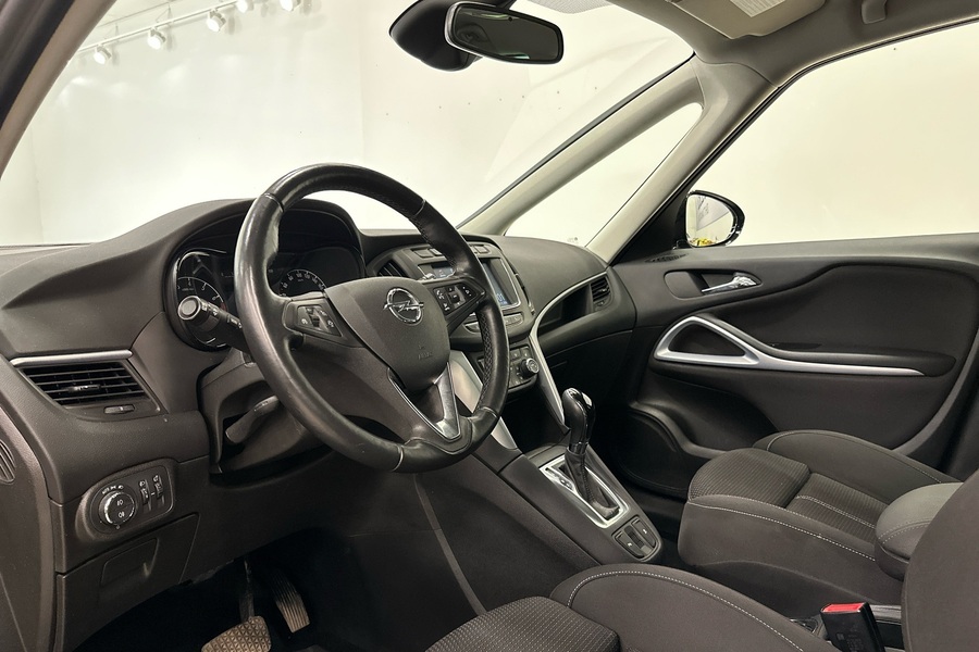 Opel Zafira vaihtoauto