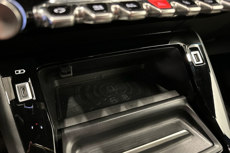 Peugeot e-208 vaihtoauto