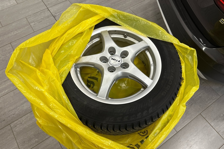 Volvo V70 vaihtoauto