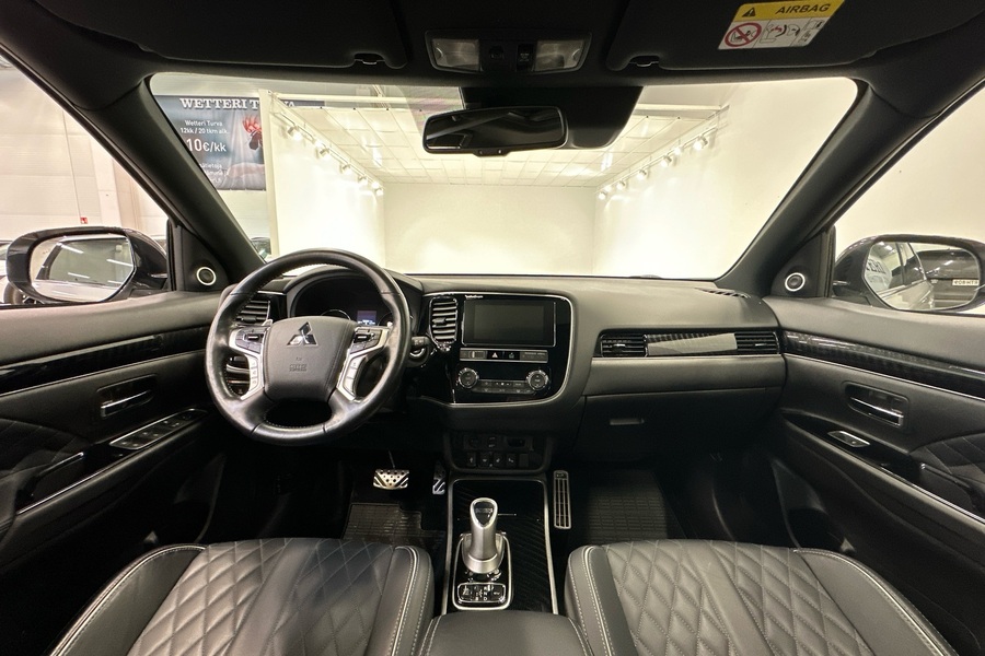 Mitsubishi Outlander PHEV vaihtoauto