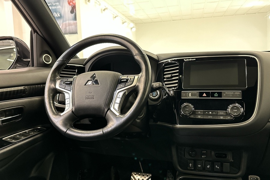 Mitsubishi Outlander PHEV vaihtoauto