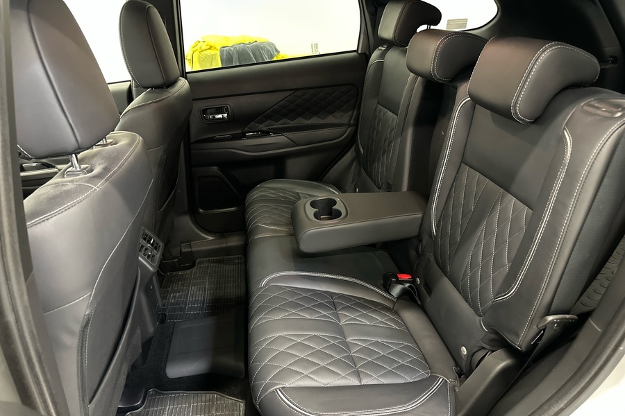 Mitsubishi Outlander PHEV vaihtoauto