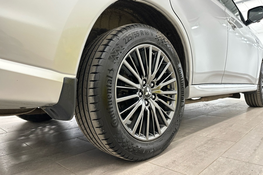 Mitsubishi Outlander PHEV vaihtoauto