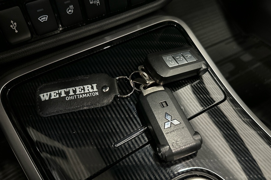 Mitsubishi Outlander PHEV vaihtoauto