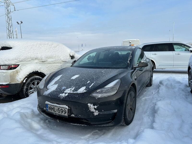 Tesla Model 3 vaihtoauto