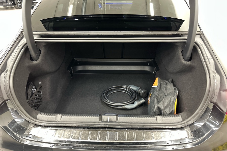 Mercedes-Benz EQE vaihtoauto