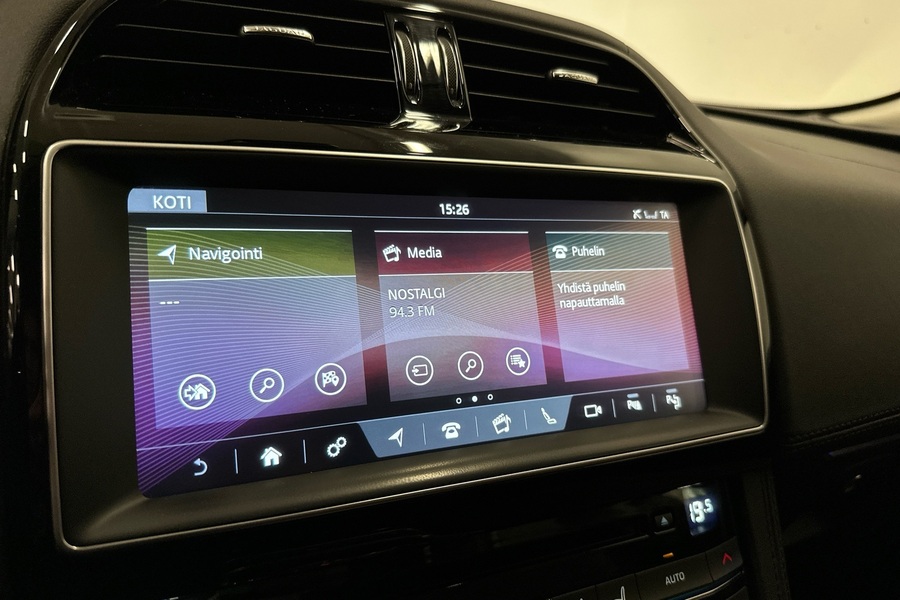 Jaguar F-PACE vaihtoauto