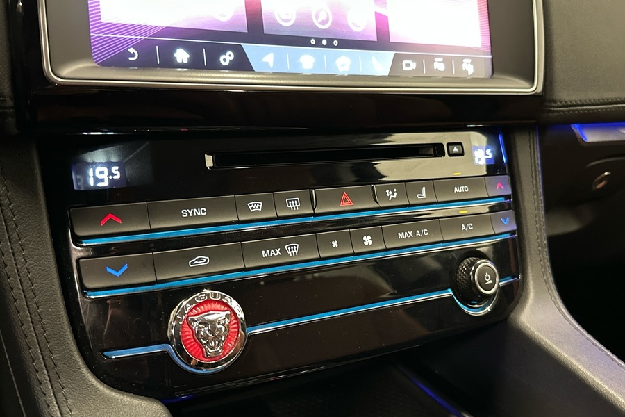 Jaguar F-PACE vaihtoauto