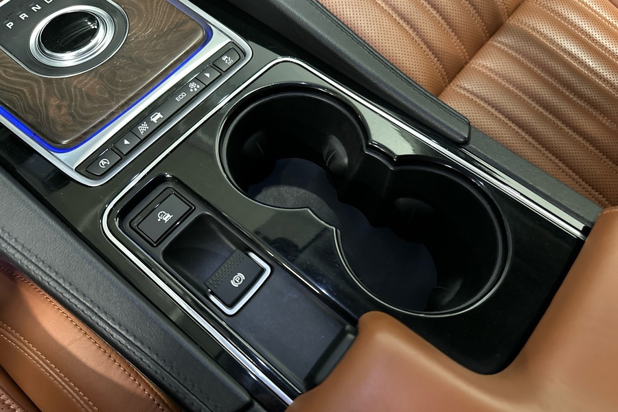 Jaguar F-PACE vaihtoauto