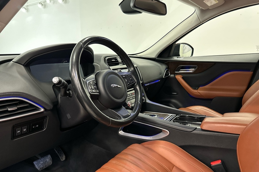 Jaguar F-PACE vaihtoauto