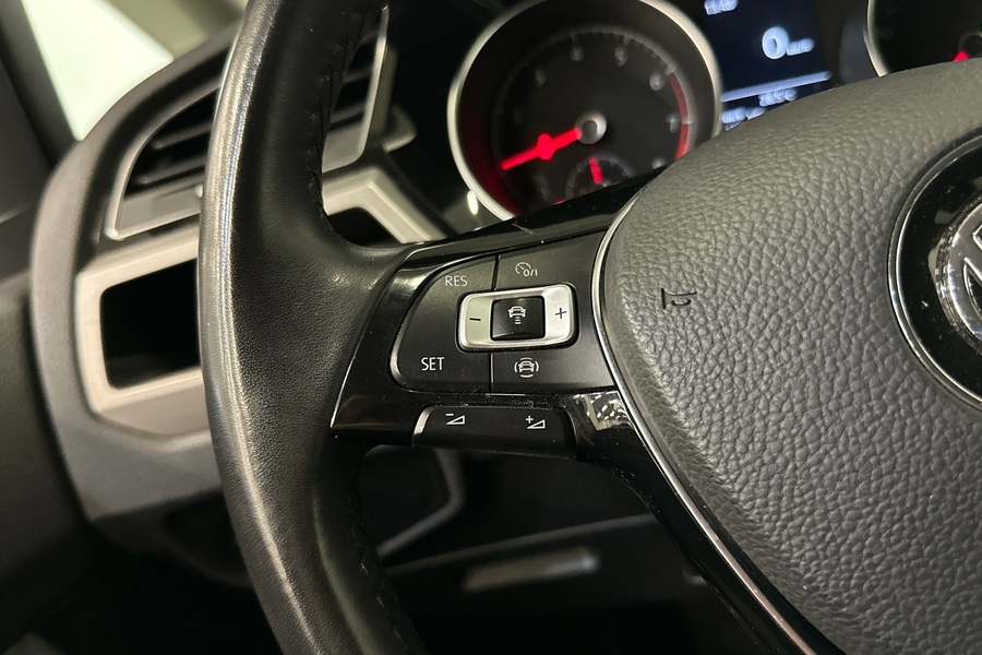 Volkswagen Touran vaihtoauto