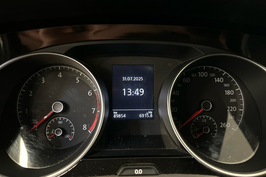 Volkswagen Touran vaihtoauto